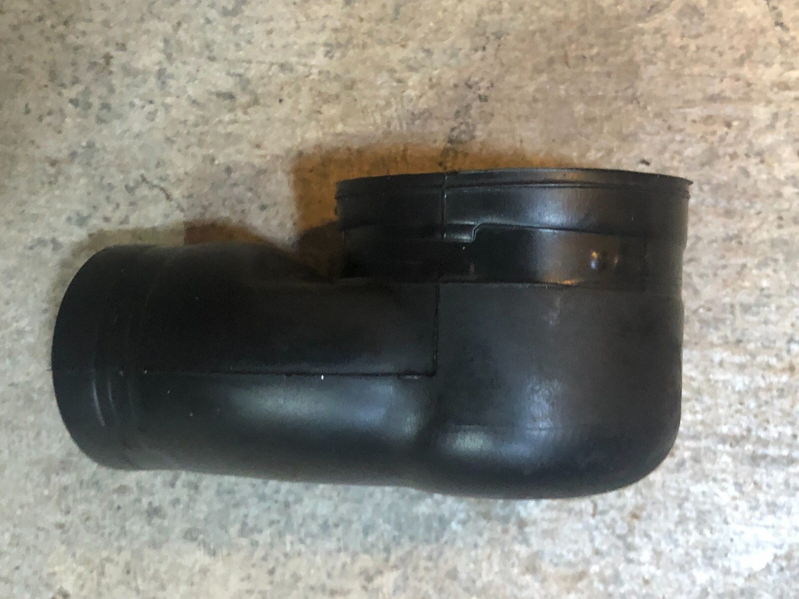 Volvo 8653409 / 30677388 Engine Crankcase Breather Hose-Emission  