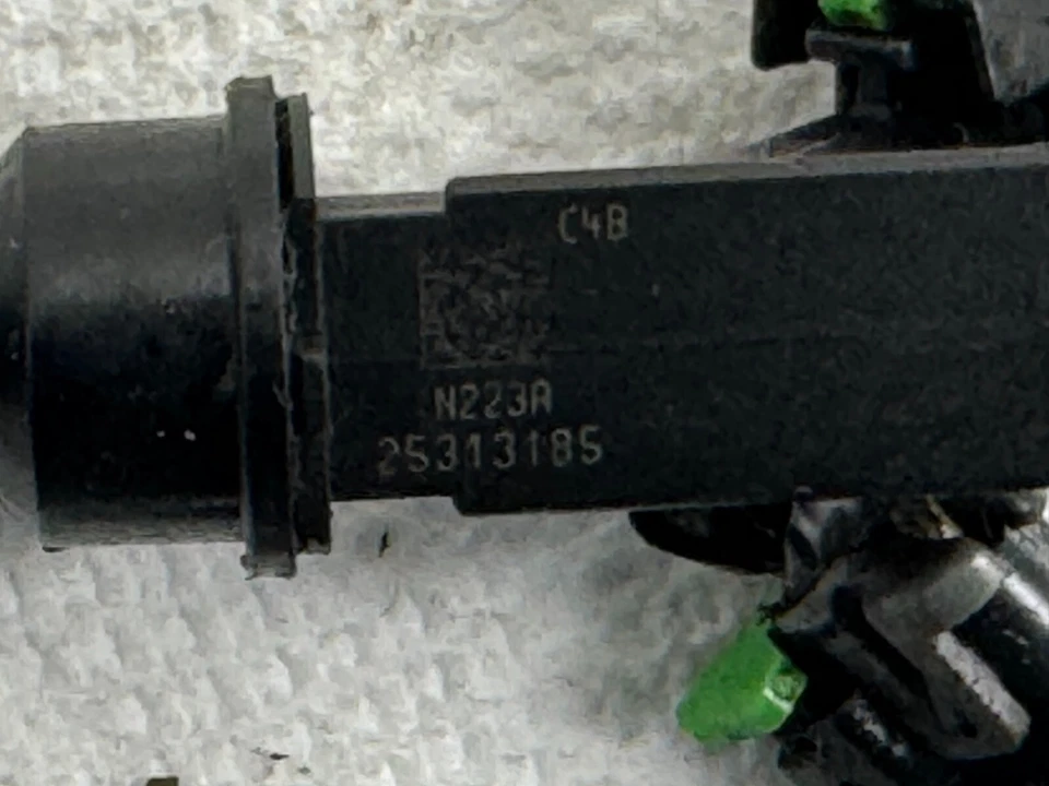 Inyectores de combustible originales GM 5PC Chevy GMC Isuzu Buick OEM 25313185 4,2 L de fábrica Foto 4 de 4