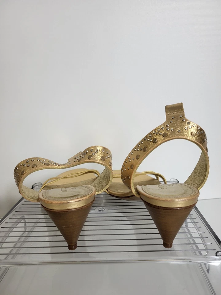 Tacones Burberry Gold Talla 37.5 (Leer descripción) Foto 3 de 4