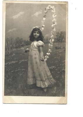 FANCY - PHOTO MONTAGE - GIRL WITH FLOWER JUMP ROPE