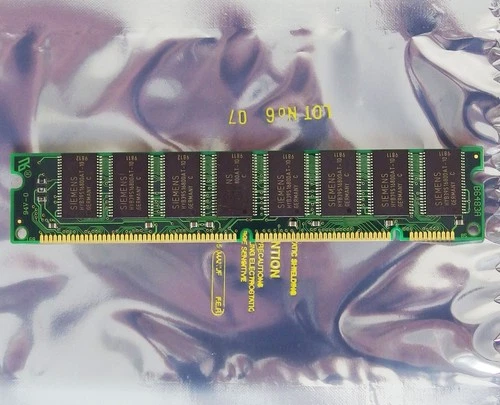 Siemens HYB39S16800AT-10 32MB PC100 CL3 168-pin DIMM SDRAM