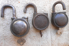 3 Vintage  GLOB MASRER  GM...  Padlocks with  keys