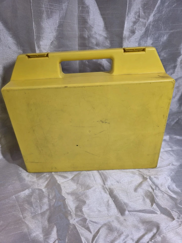 Childrens Cassette Tape and Book Sets Sing Read Along Carrying Case Disney etc - Image 3 of 4