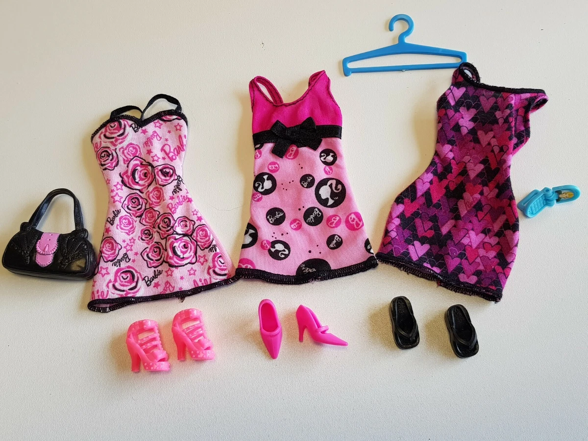 Vêtements Barbie Fashionistas Lot robes chaussures sac accessoires