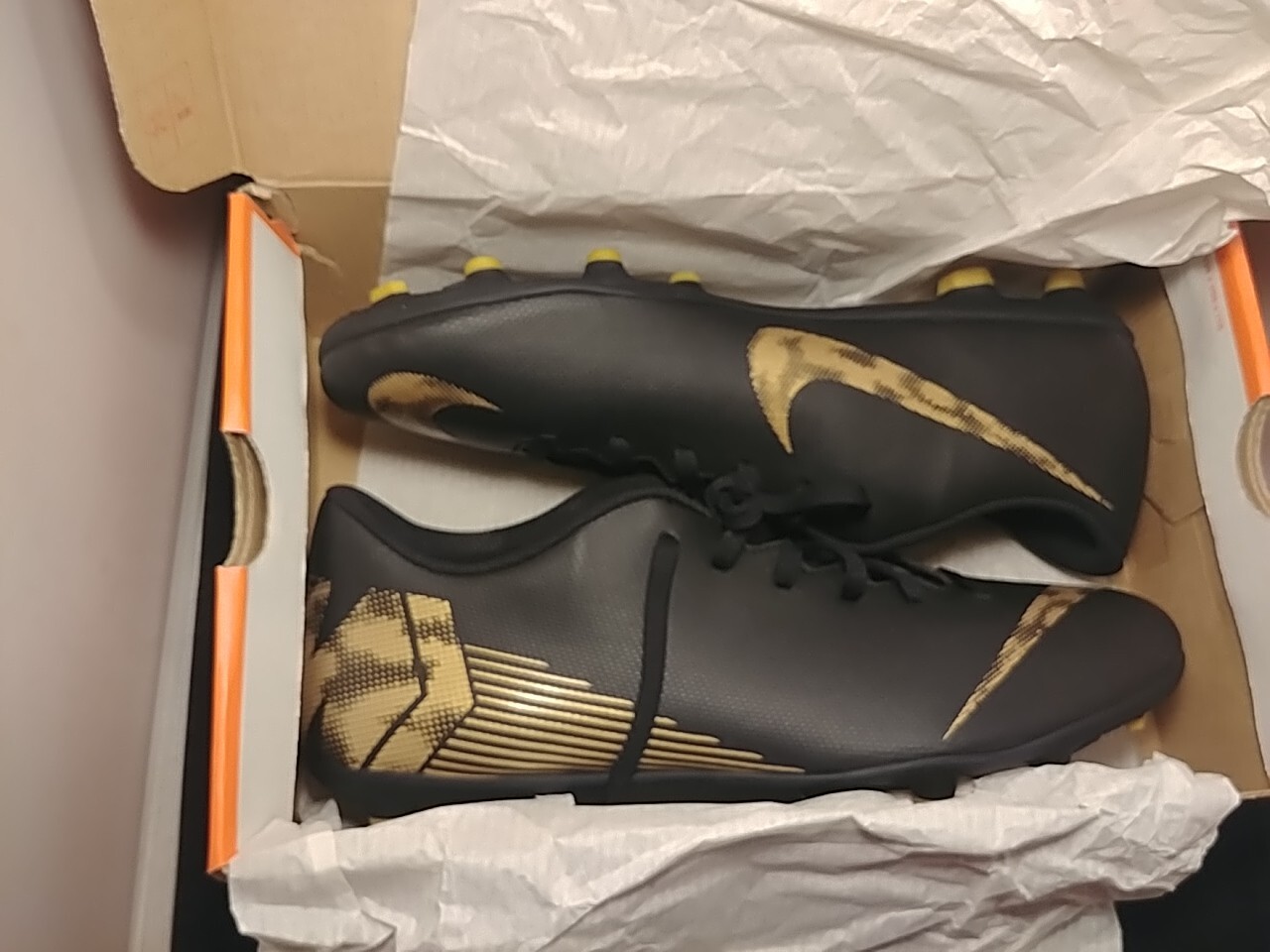 Nike Vapor 12 Club FG BLACK GOLD Soccer Cleats Men Size 12 Women size 13.5 NIB! image 6
