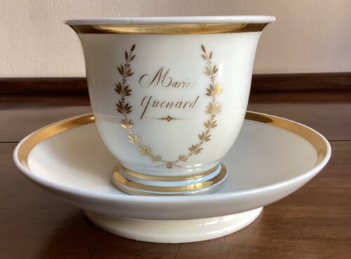 Tasse à Chocolat + coupe porcelaine Napoleon III, XIXe, au nom de Marie Quenard - Photo 1/9