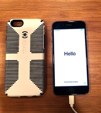 Apple iPhone 6 - Grigio Siderale sbloccato 16gb perfette condizioni con custodia Speck