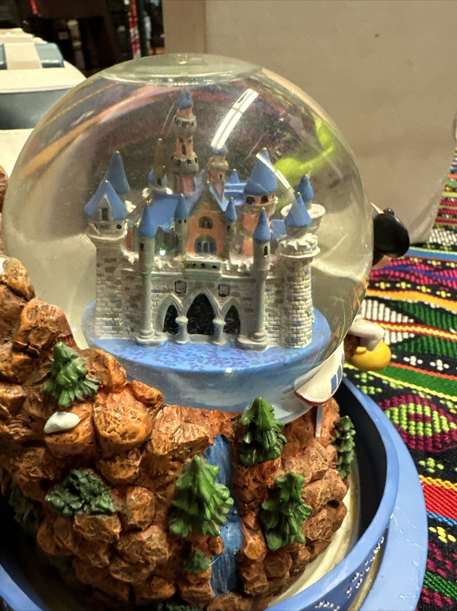 Disneyland California Grand Adventure Hotel Music Box Snow-globe