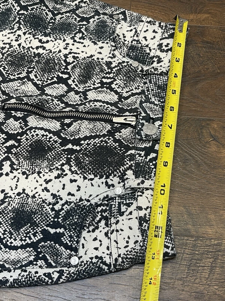 VEDA Snake Print Bootcut Pants in Black / White Sz 4 - Imagem 3 de 4