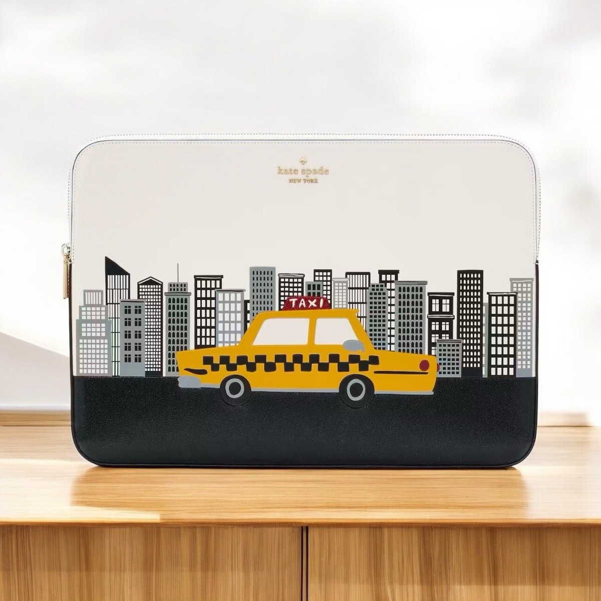 ケイトスペード NYC Big Apple Universal Laptop Sleeve Kate Spade NYC Big Apple Universal Laptop Sleeve Taxi Cab