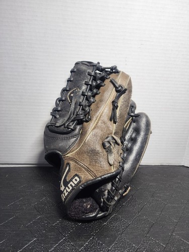 Lot's of 2 all RHT Baseball Gloves - Picture 8 of 14