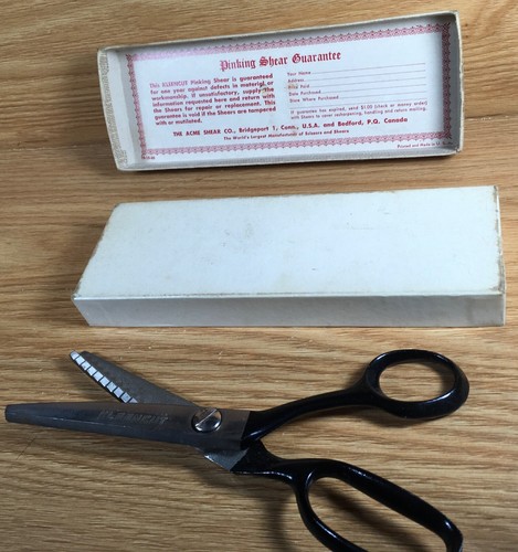 1960’s KLEENCUT PINKING SHEARS in box - Picture 4 of 13
