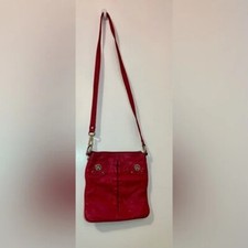 Red Marc Jacobs Crossbody Purse. Zippered Pockets and strap. 100 Cow Leather 