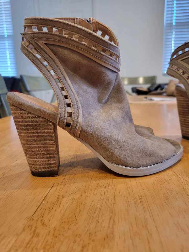 Botín de cuña de gamuza sintética de terciopelo medianoche Foto 2 de 4