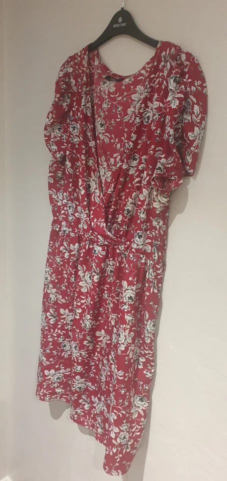 NEW LOOK Floral Rose Print Purple Burgandy Blouse Top Size UK 22 - Image 2 of 4