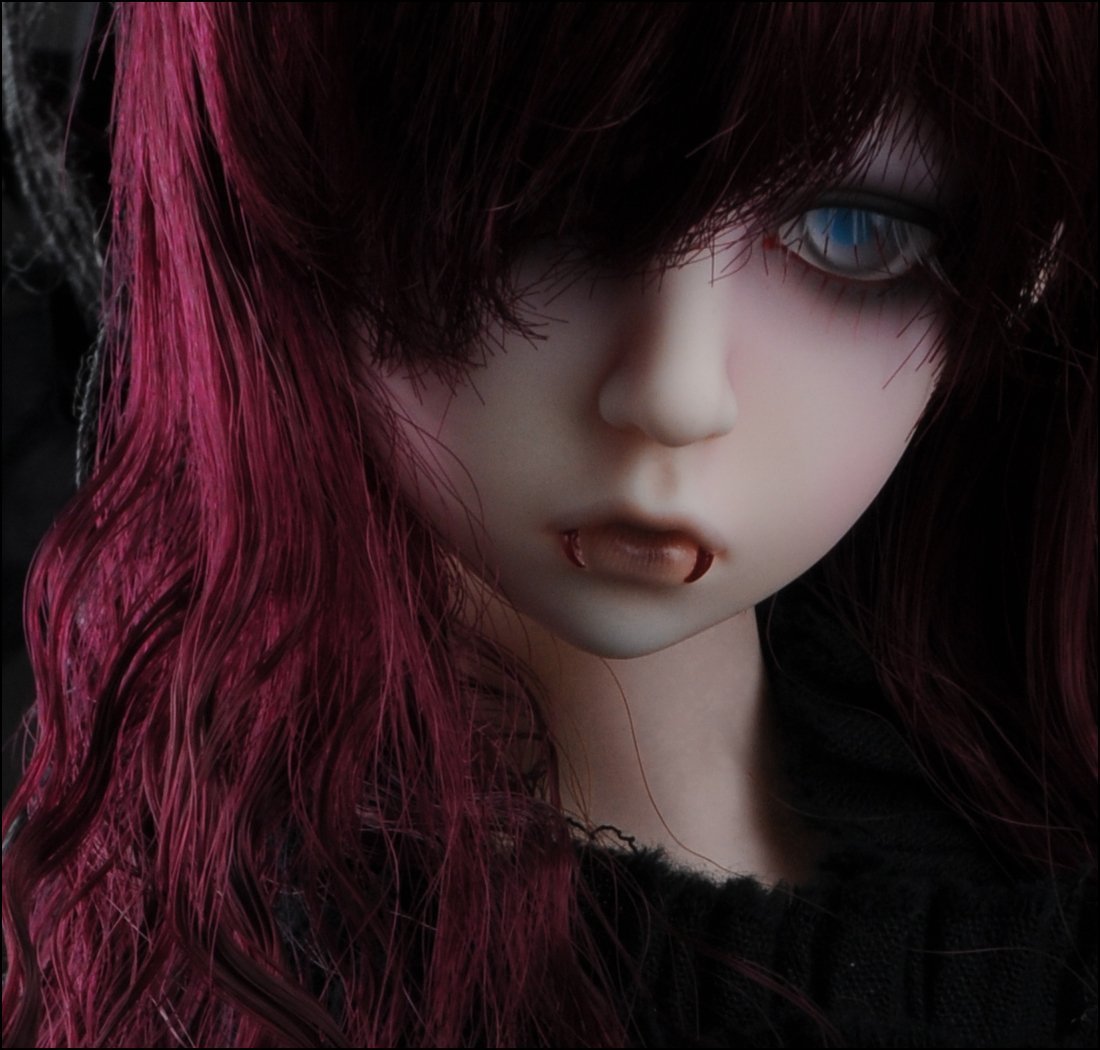 DOLLMORE Dollpire Kid Girl - Black Glass Side ; Normal