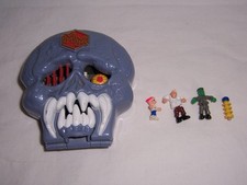 Vintage Bluebird Mighty Max Escapes from Skull Dungeon W/Figures 1 Electric Post
