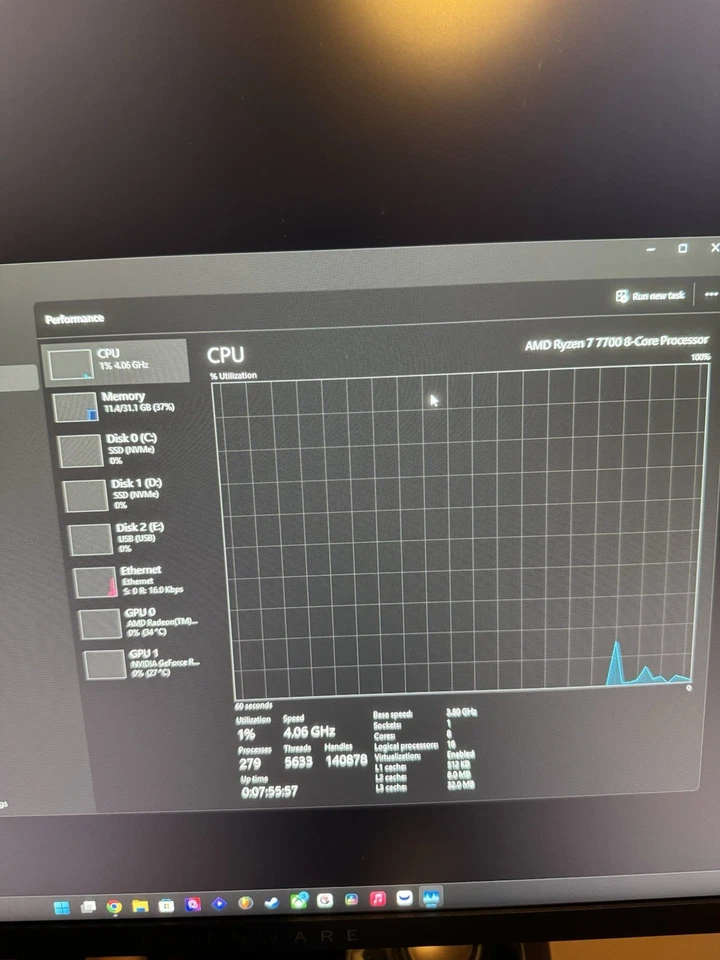 Escritorio para juegos MSI Aegis Z2 Ryzen 7 7700x 4070 Super 32 GB DDR5 RAM 1 TB SSD Foto 4 de 4