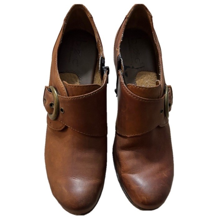 b.o.c. Brown Leather Heels with buckle and zipper size 8.5