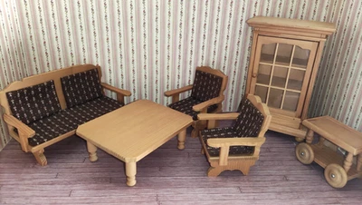 DORA KUHN Wohnzimmermöbel - Miniatur Puppenhaus Puppenstube 1:10 - Bild 1 von 4