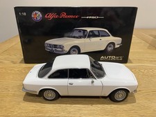 Auto art models 1:18 Alfa Romeo 1750 GTV White RH Drive #70106 Rare Diecast Car