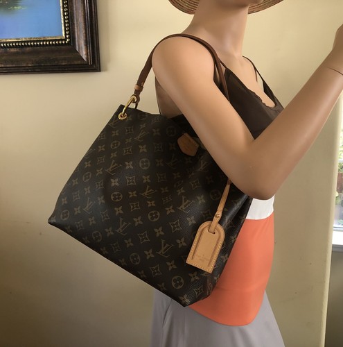 Authentic Louis Vuitton Monogram Graceful PM Hobo Shoulder Bag Authentic Louis Vuitton Monogram Graceful PM Hobo Shoulder Bag