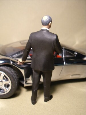 NOREV 1/18 FIGURINE FERDINAND PORSCHE VROOM NON PEINT