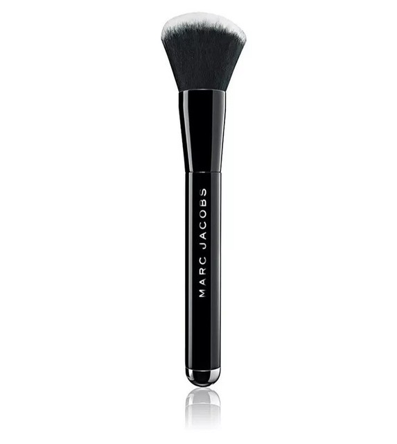 marc jacobs concealer brush
