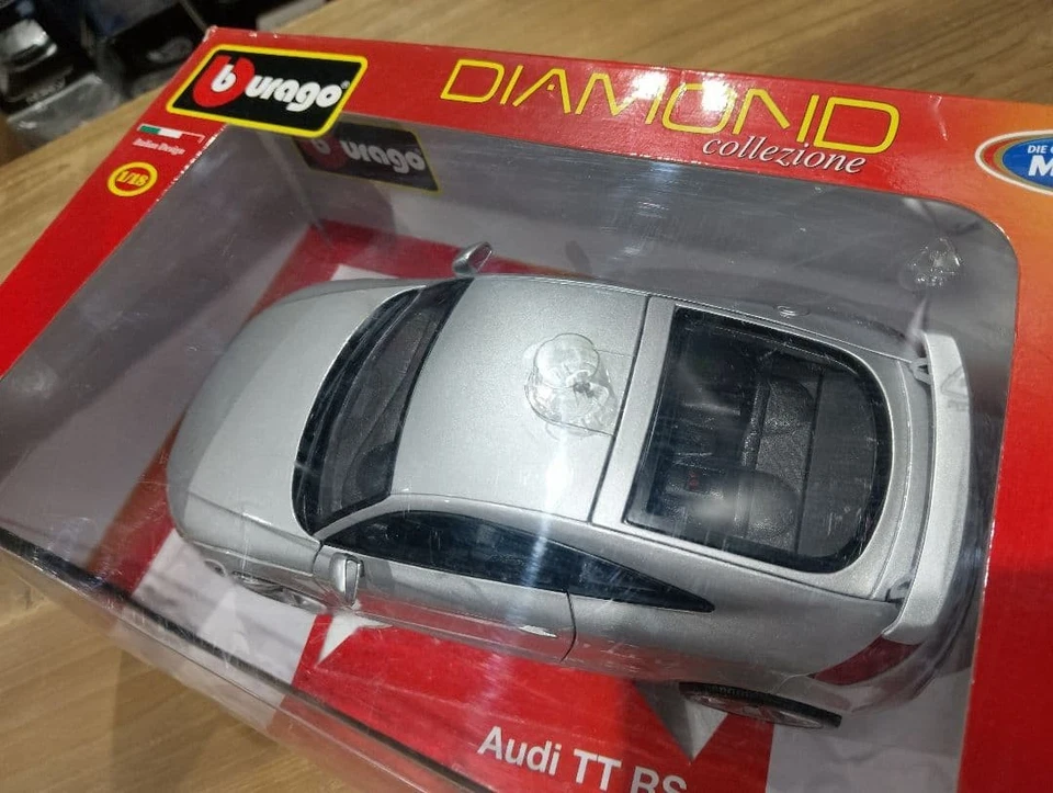 1/18 Audi 2a generazione TT RS auto pressofusa argento - Immagine 4 di 4