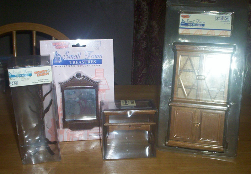 Vintage 1998 Small Town Treasures China Cabinet Curio Table Coat Rack Mirror Lot