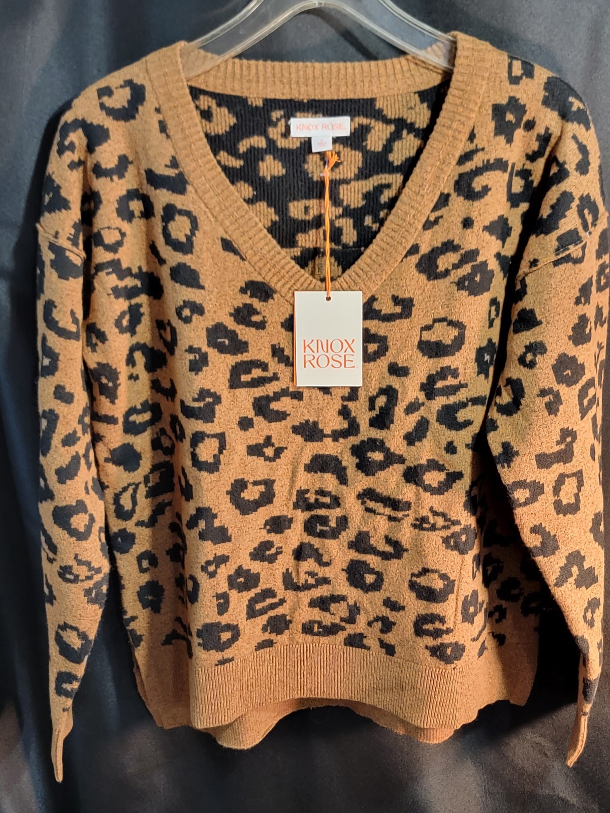 NWT Knox Rose V-Neck Pullover Sweater Womens Small Long Sleeve Leopard Print