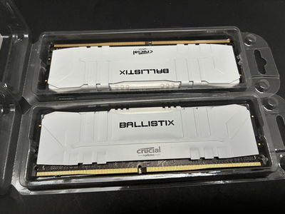 Crucial Ballistix 3200 DDR4 16GB ( 2 x 8GB) DRAM Desktop Gaming