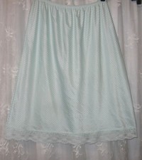 NEW VTG MEDIUM VANITY FAIR PISTACHIO 23" LONG SILKY NYLON HALF SLIP