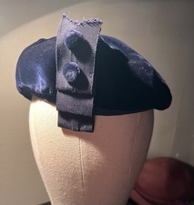 Vintage Navy Blue Velvet Beret Hat Women  s Classic French Style w/ Ribbon Detail