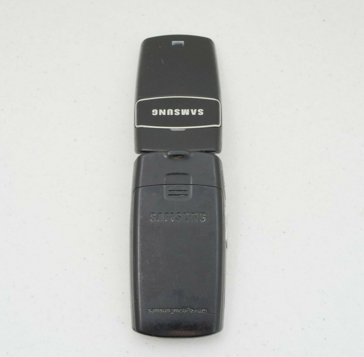Samsung old outdated flip phone SGH-X200 VINTAGE COLLECTIBLE RARE