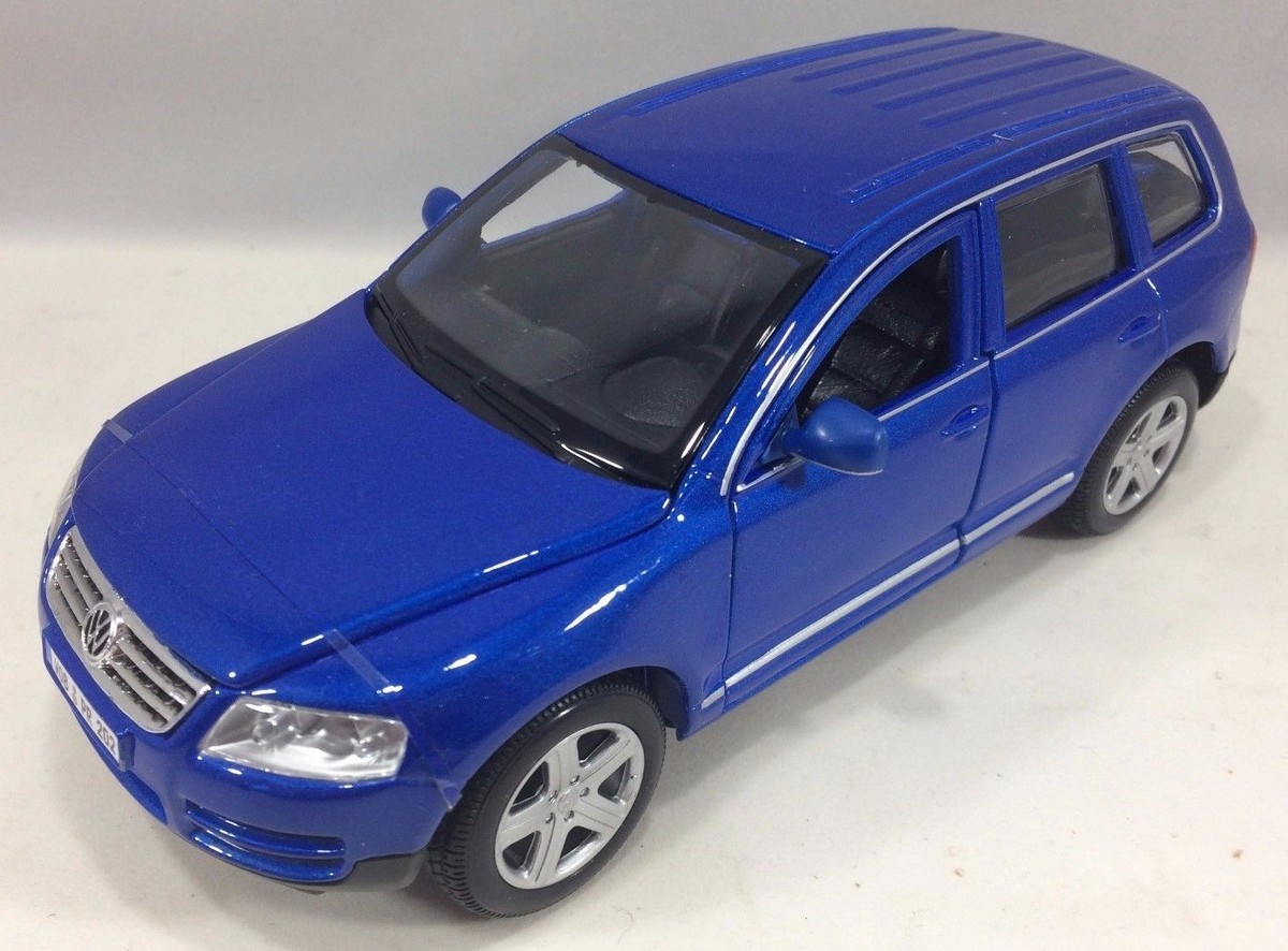 LG270 BURAGO Bijoux Collezione 1/24 1:24 Voiture Volkswagen VW Touareg vert