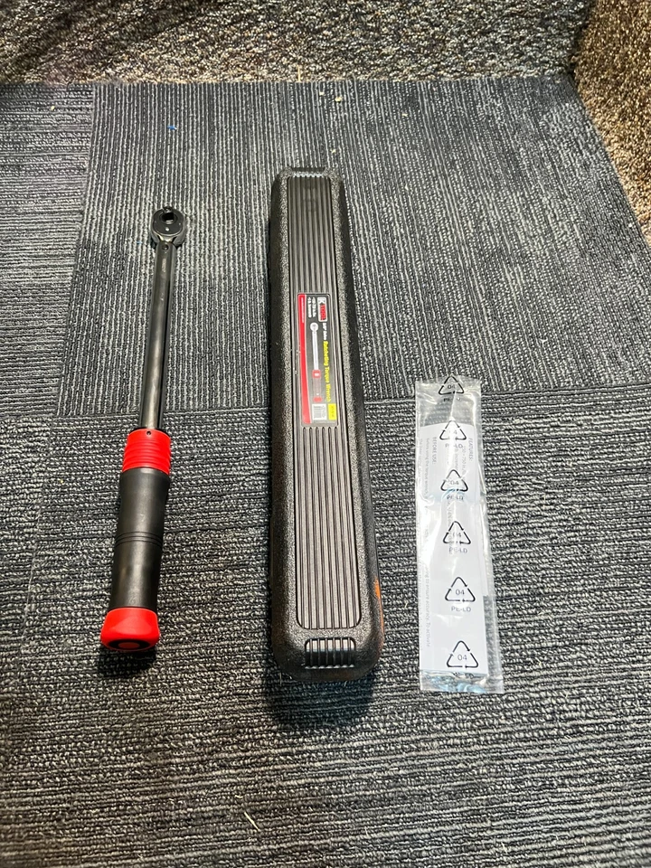 K Tool International OEM 3/8" Drive Torque Wrench, 150-750 In/lbs KTI72149 - Image 2 of 4