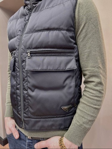 Prada Badge Logo Cargo Gabardine Nylon/Lamb Puffer Down Vest Size: Men's US M - Picture 6 of 20