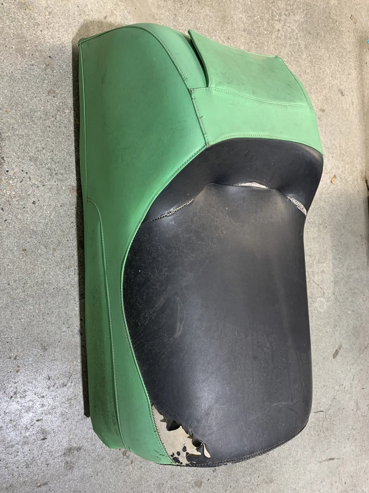 Conjunto de asiento negro/verde - Arctic Cat 440 ZR Cross Country 2002 Foto 4 de 4