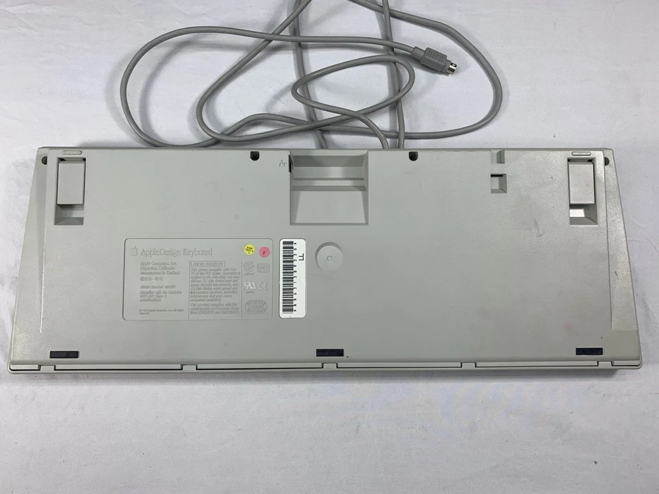 Apple AppleDesign M2980 Vintage Keyboard - Image 2 of 3