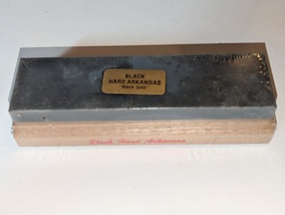 6''x 1 5/8''x 1/2'' Washita Whetstone Black Hard Arkansas Sharpening Stone w/Base
