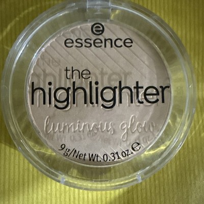 Essence The Highlighter   01 Mesmerizing
