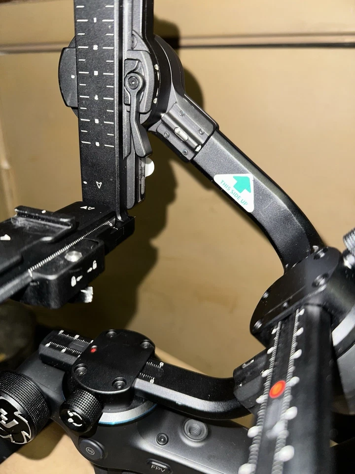 FeiyuTech SCORP 2 Kit Estabilizador Cardán para Cámara DSLR Sin Espejo Seguimiento AI Foto 3 de 4