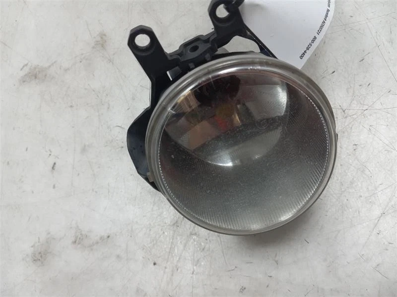 LUZ ANTINIEBLA ENCHUFABLE LADO PASAJERO TOYOTA PRIUS 12-15 Foto 3 de 4