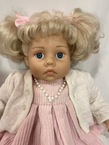 Beautiful 2006 Madame Alexander 18" “Sweet Sara” Blonde Hair Blue Eye Baby Doll - Picture 5 of 13