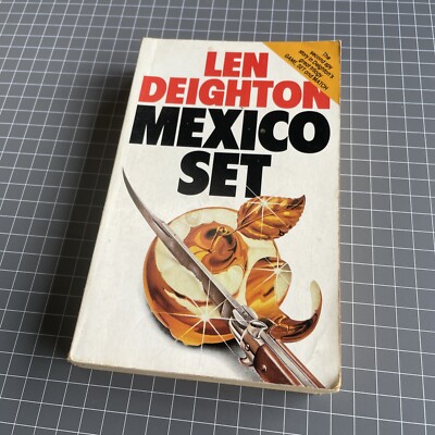 ORIGINAL RETRO Paperback Book Cafe Art Len Deighton Mexico Set 1985