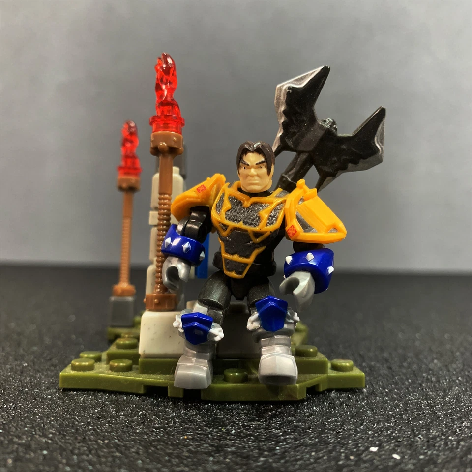 Figura de acción MEGA BLOKS World of Warcraft Colton Human Paladín The Alliance Foto 3 de 4