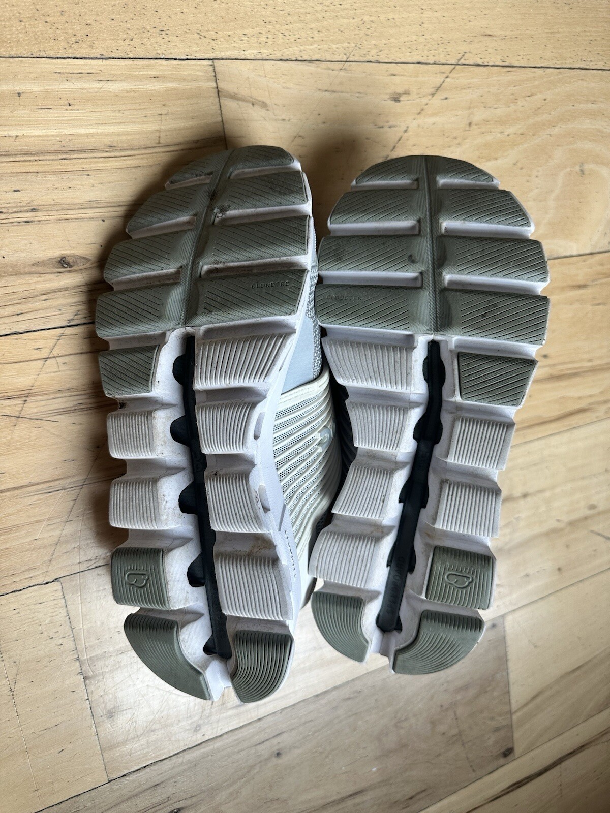 On Cloud Running Shows - image 4