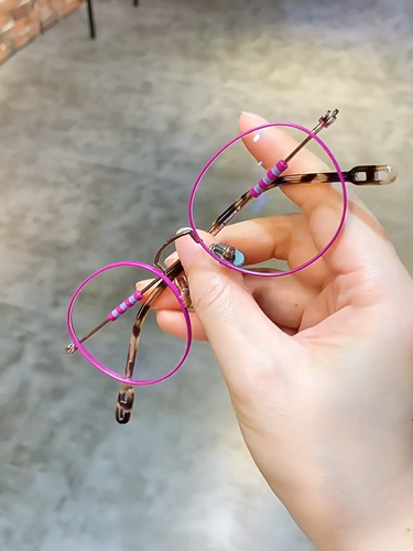 Gafas redondas para hombres mujeres finas ligeras titanio doble tono marco de gafas negro - Vídeo 1 de 1