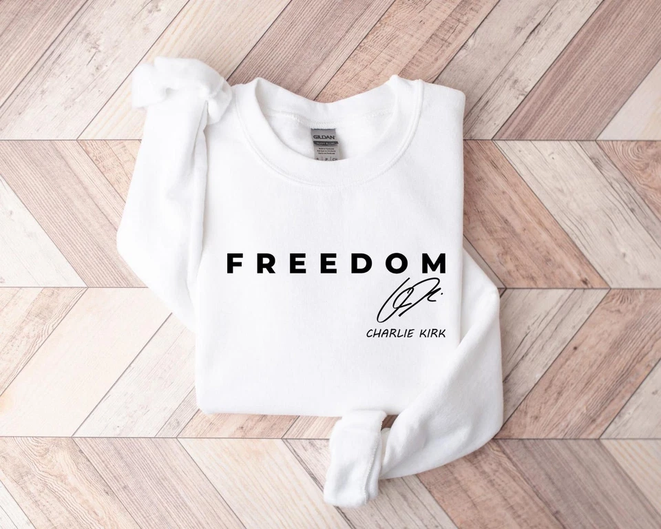 Camisa Charlie Kirk Freedom Signature, Camiseta Patriótica, Camiseta Freedom Foto 2 de 4